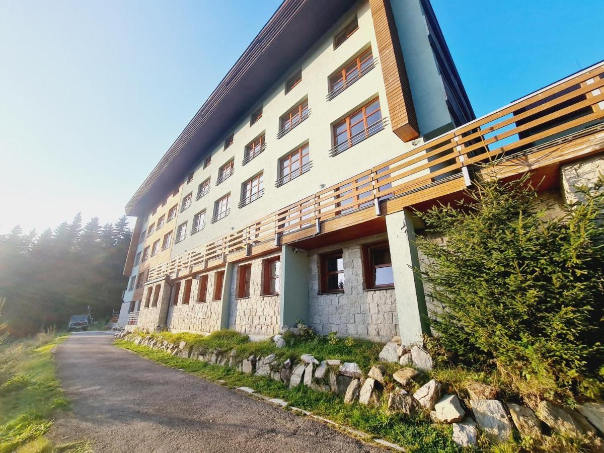Апартаменты Cihlarka - Lisci Doupe 110 Пец-под-Снежкой Экстерьер фото